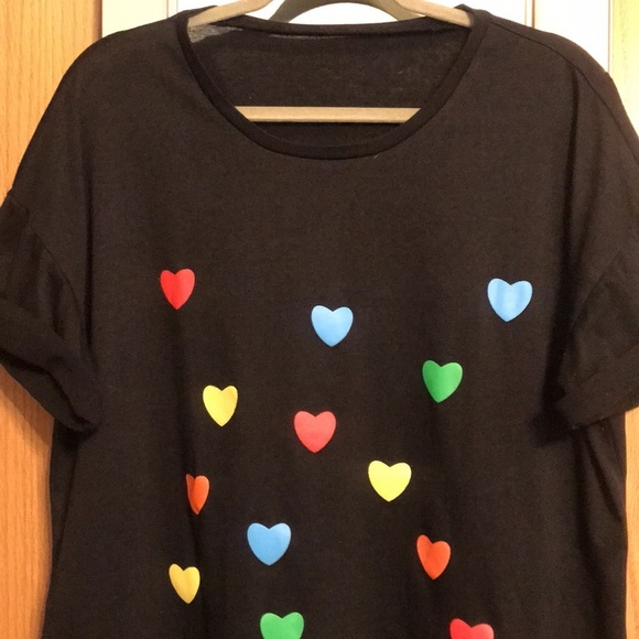 Shein Curve 0XL black short sleeve tee shirt with multi color hearts - Picture 3 of 7